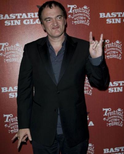 illuminati-signs-Quentin-Tarantino-Devilâ€™s-Horns