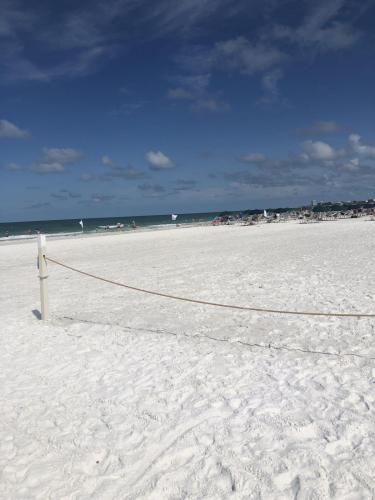 812DEE67-5527-4A1A-9DA8-A1BD1B835AF7