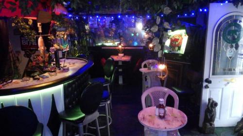 1622826699479376952390