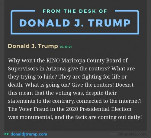 trump desk 1278342139845653456