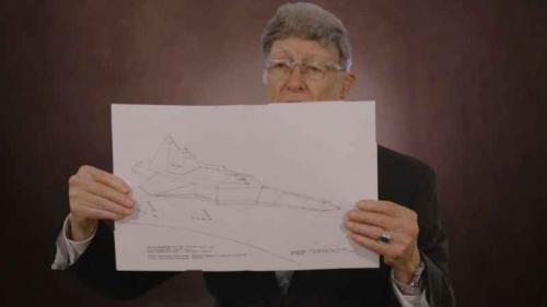 Bill Tompkins_and_drawing_of_spacecraft