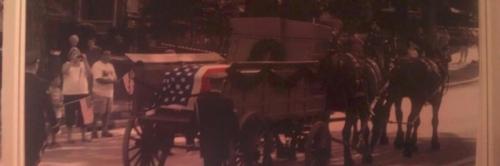 Gustavo's coffin in carriage