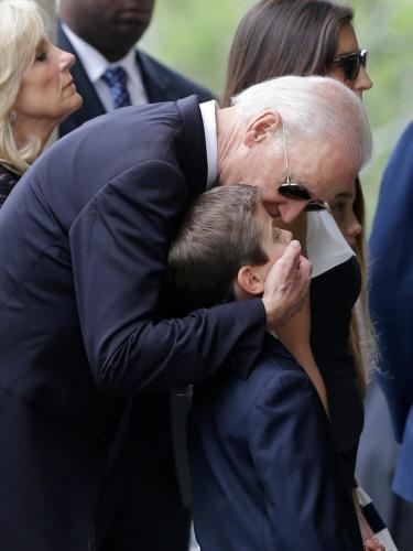 bidenboykiss2