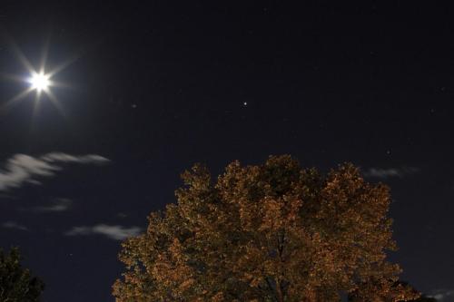 Moon-Jupiter-Saturn_101721004