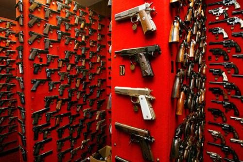 pistolwall