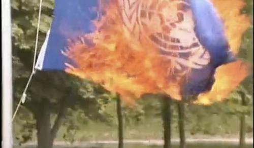UN FLAG BURNS (2)
