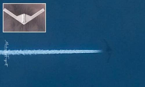 mysterious-aircraft-pictured-flying-over-the-philippines-could-be-great-white-bat