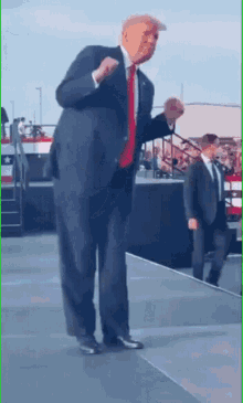 DC9FE5B9-F779-4E14-812F-216013BF10B5