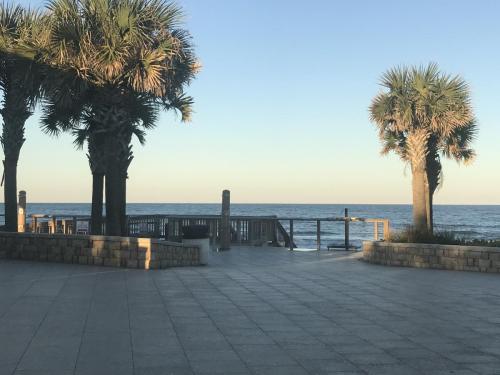 6008FA2C-E859-4C23-8566-6CC25BF90107