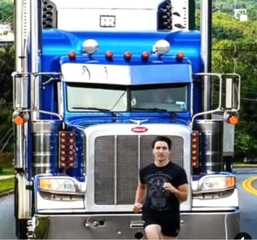 EE922380-CE6C-47D8-874C-50AF2127B68B