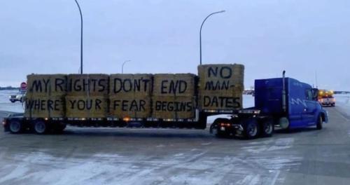 freedom-trucker-in-Canada-in-January-2022-1068x566