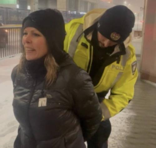 photo5235757643304385904