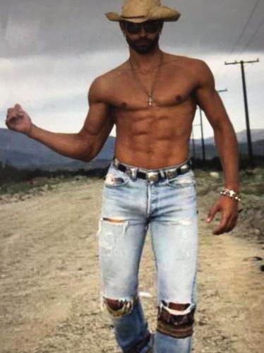 FD812960-0B51-4509-9C6C-18173DFD7B1D