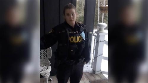 Canada-cops-door-to-door-01