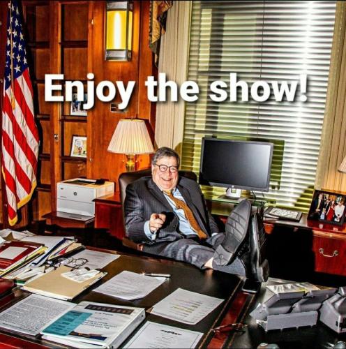 photo5069171976609835280