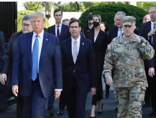 trump with 3 traitor's Behind