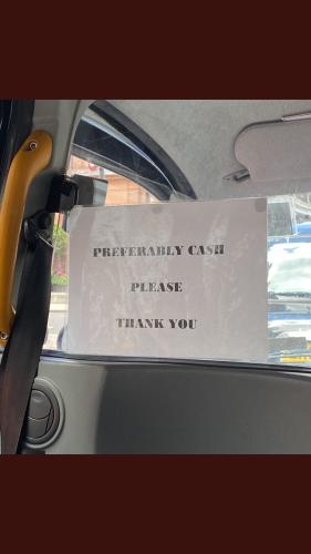 Bank - Cash is king - Black cab in London