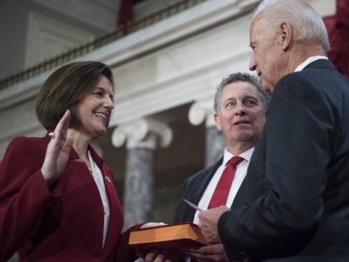 Senate-Swear-Ins-640x480