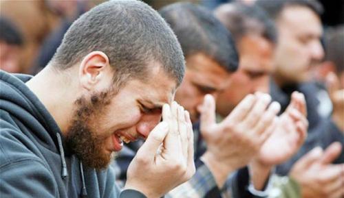 Weeping-Muslims