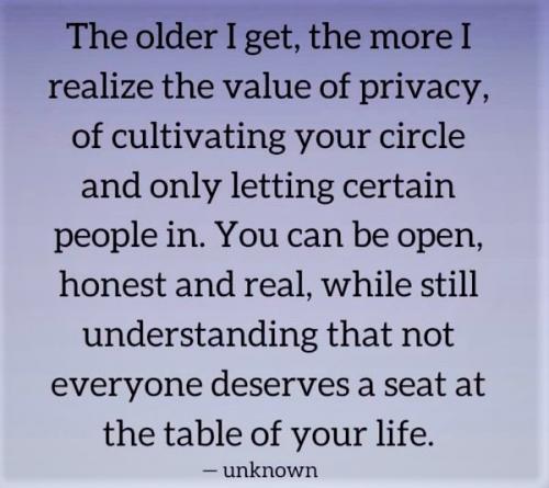 100822 - Seat at table