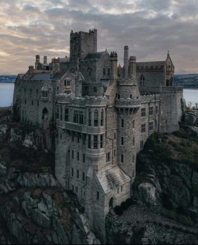 64A9A24D-E070-4795-9AB5-0056F317C440