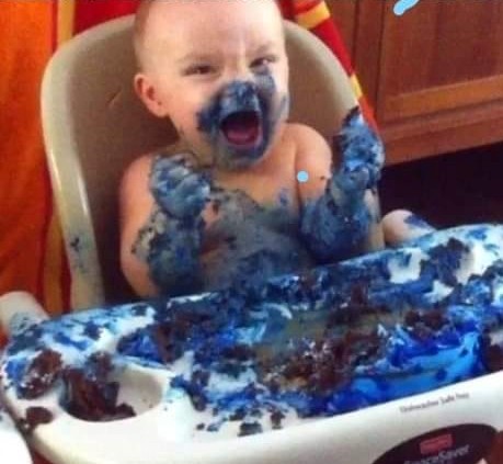 = I DESTROYED THEBLUE HERE-NOWYOUMUST GOOUT ANDDESTROYTHEBLUEWITHVOTINGRED