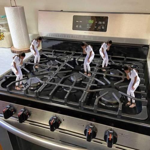 GAS STOVE
