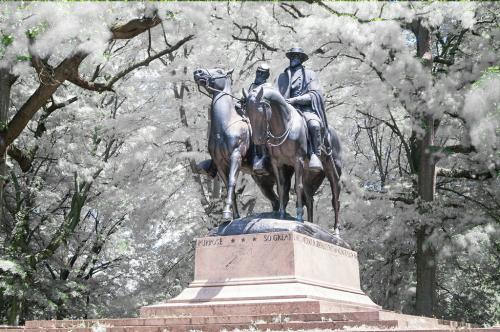 nancy pelosi statue