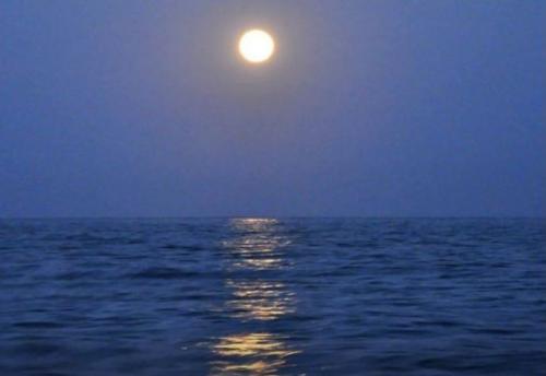 boatfullmoon