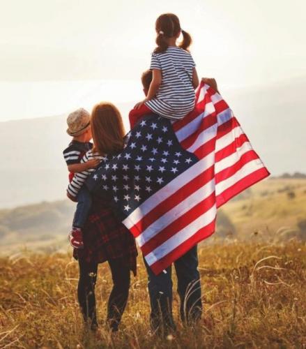 Flag - Family with girl on shoulders