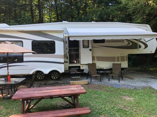 36776589_279501856132107_638950164228210688_n