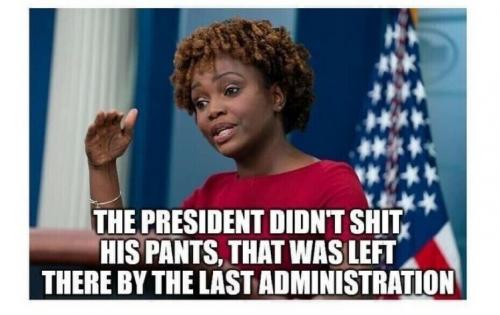 THE PRES DIDN'T SHIT HIS PANTS   TS