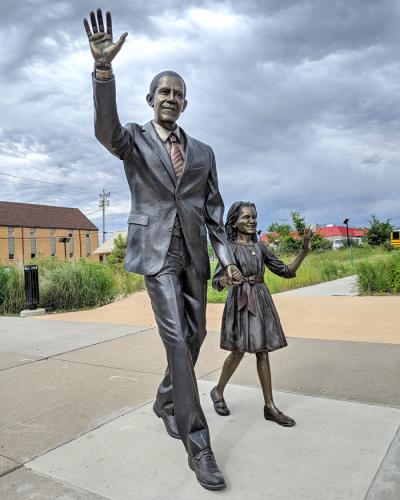 obama statue
