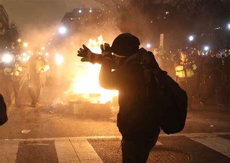 REFUSE FASCISM