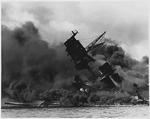 300px-USSArizonaPearlHarbor (3)