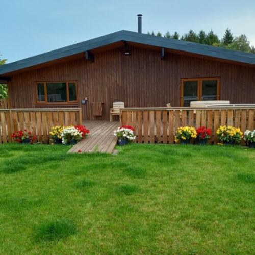 Mid-Wales-Lodges_Autumn-2023_6-570x570