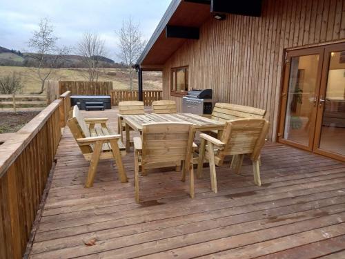 Mid-Wales-Lodges_Outdoor-Seating_2