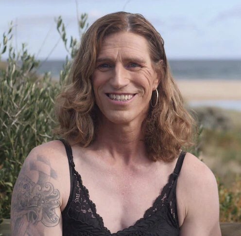 WOKE SURFER