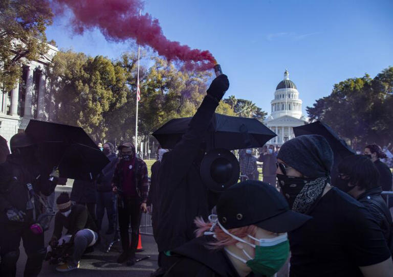 ANTIFA COMMUNIST PARTY USA MASKS » Anndee's Timeline Photos