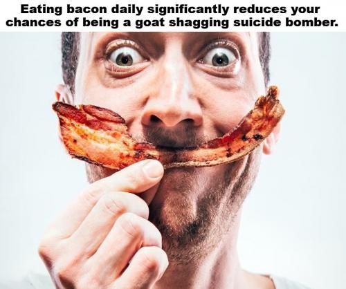 Eating bacon.1024px