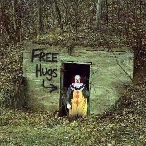 Clown - Free Hugs
