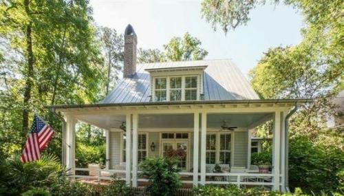 Flag - At country cottage