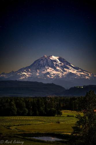 Moonlight picture of Mt Rainer