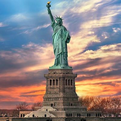 Statue_of_Liberty_Sky